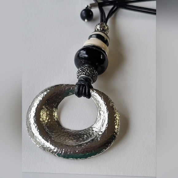 Chico's New With Tags, Hammered Silvertone Pendant Necklace -NWT - Picture 5 of 8